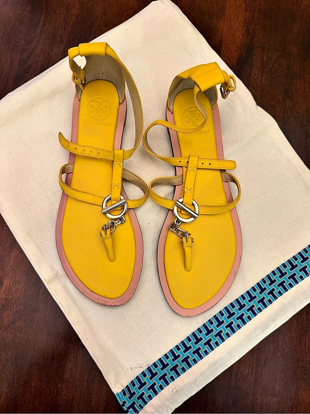 Tory Burch Ring T-Strap Sandal Yellow & gold